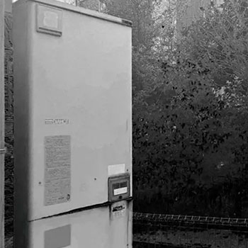 施工前：電気温水器